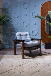 Liva Armchair
